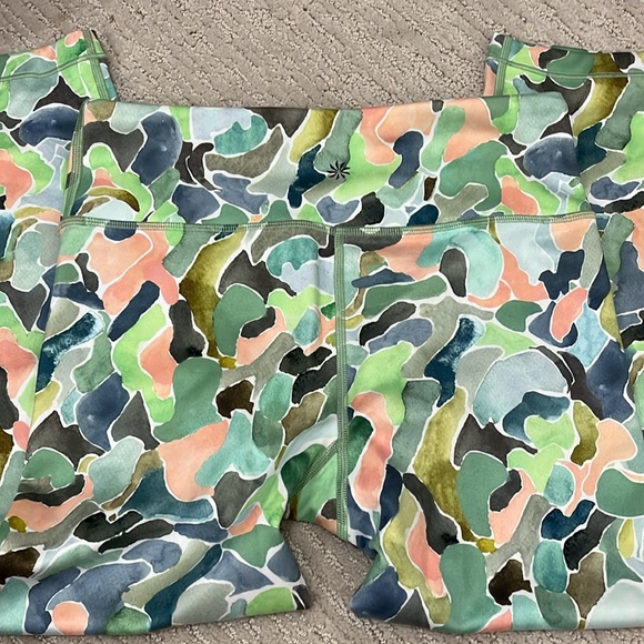 NWOT Athleta Girl High Rise Chi Chat Capri - Picture 2 of 3